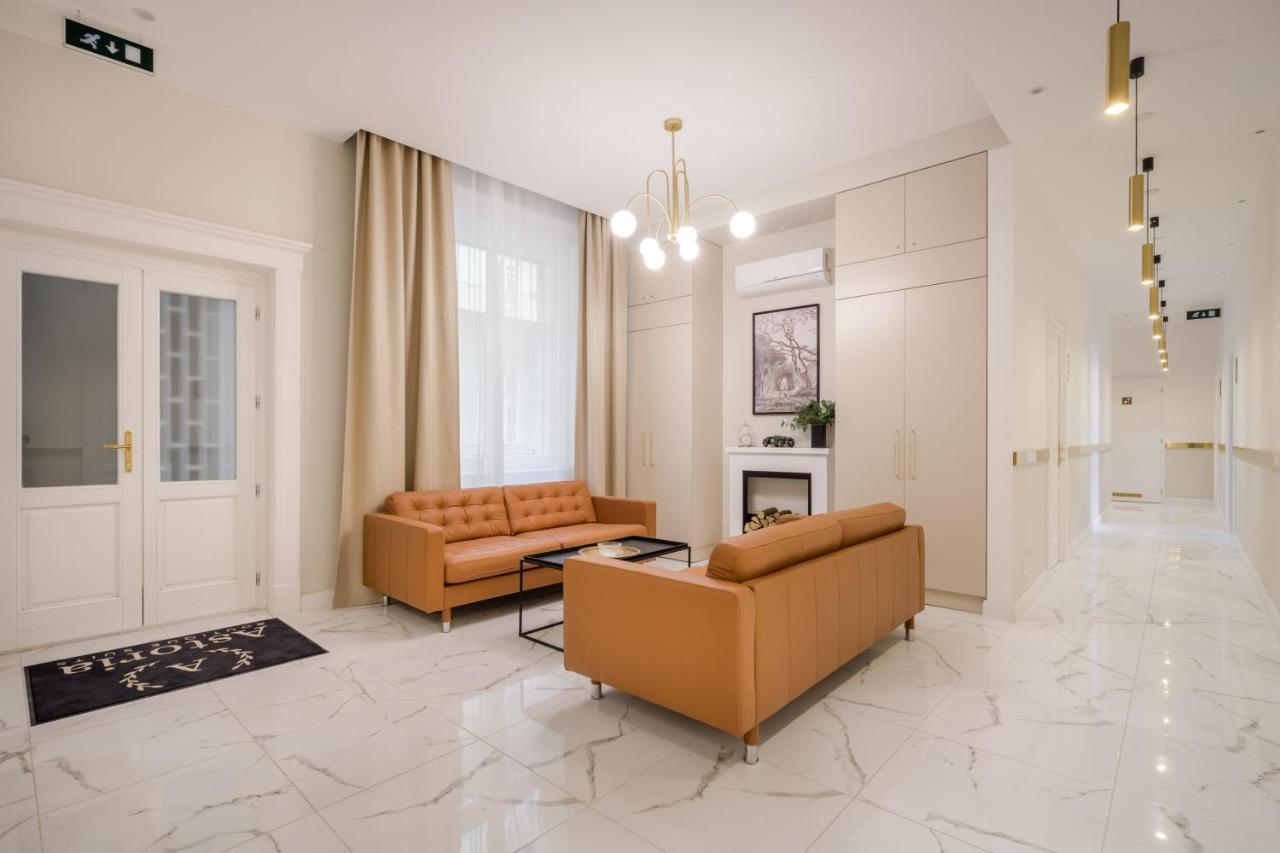 Astoria Boutique Suites- Best Location By Bqa بودابست المظهر الخارجي الصورة