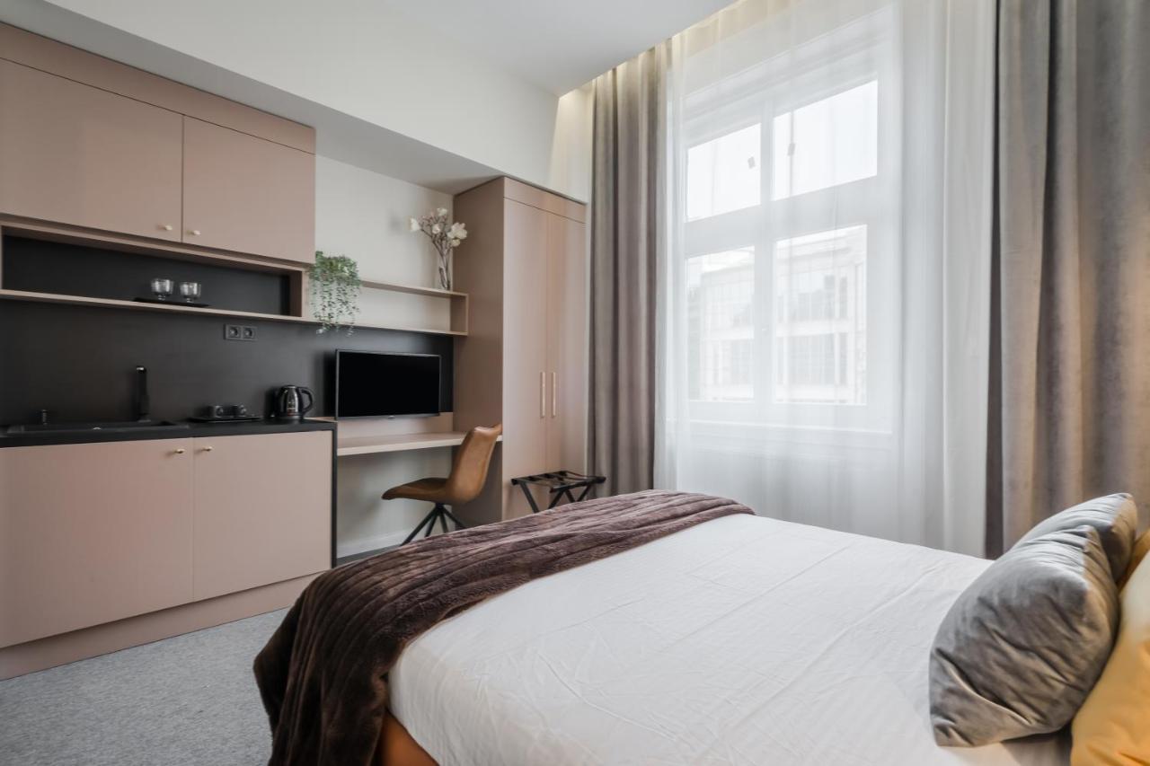Astoria Boutique Suites- Best Location By Bqa بودابست المظهر الخارجي الصورة