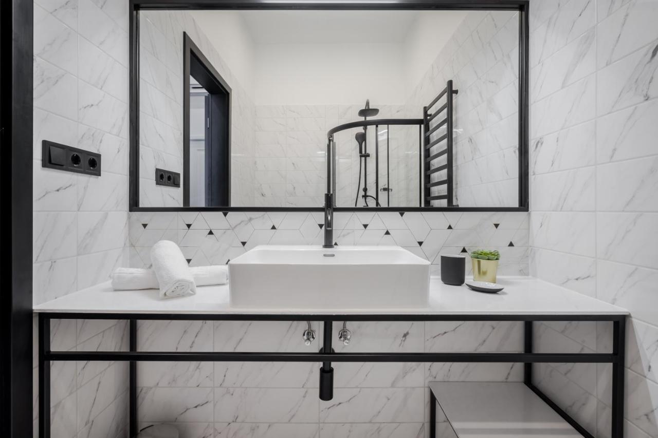 Astoria Boutique Suites- Best Location By Bqa بودابست المظهر الخارجي الصورة