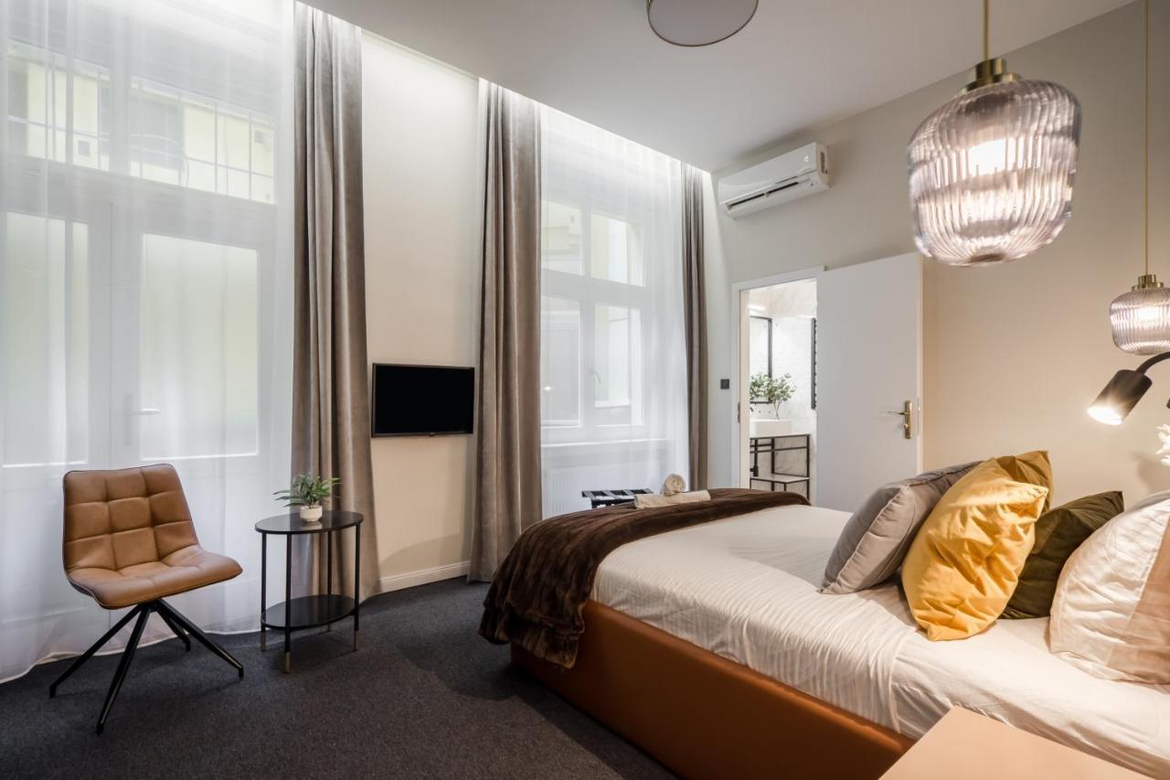 Astoria Boutique Suites- Best Location By Bqa بودابست المظهر الخارجي الصورة
