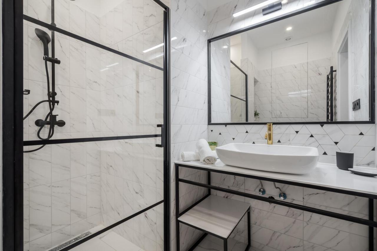 Astoria Boutique Suites- Best Location By Bqa بودابست المظهر الخارجي الصورة