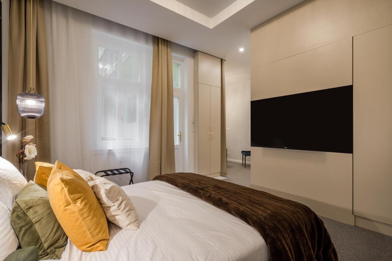 Astoria Boutique Suites- Best Location By Bqa بودابست المظهر الخارجي الصورة