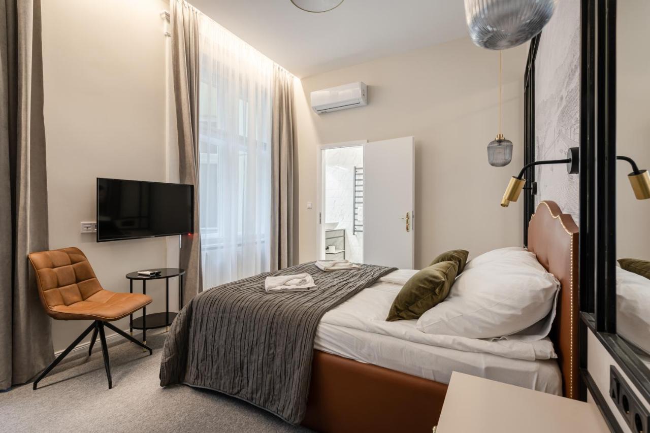 Astoria Boutique Suites- Best Location By Bqa بودابست المظهر الخارجي الصورة